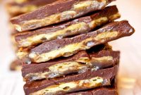 Irresistible Chocolate Saltine Toffee Recipe (Cracker Toffee)