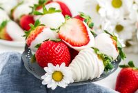 White Chocolate Dipped Strawberries You Can Make at Home