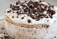 Cookies and Cream Ice Cream Cake Recipe for Rich, No-Bake Dessert