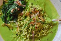 Creamy Vegan Spinach Ramen Recipe for Weeknight Dinners