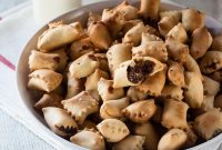 Calzoncelli: Chocolate Almond Christmas Cookies Recipe