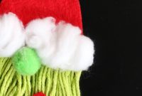 Grinch Gnome Ornament Made with Yarn and Cardboard