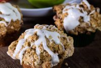 Apple Cinnamon Muffins with Warm Spice and Crumble Topping
