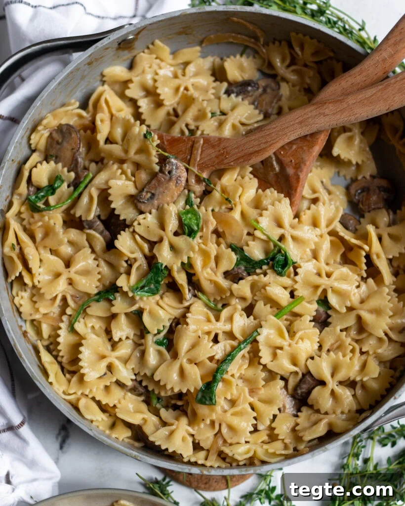 26 Cozy Vegan Dinners to Warm Your Winter Nights 14 vegan mushroom stroganoff recipe