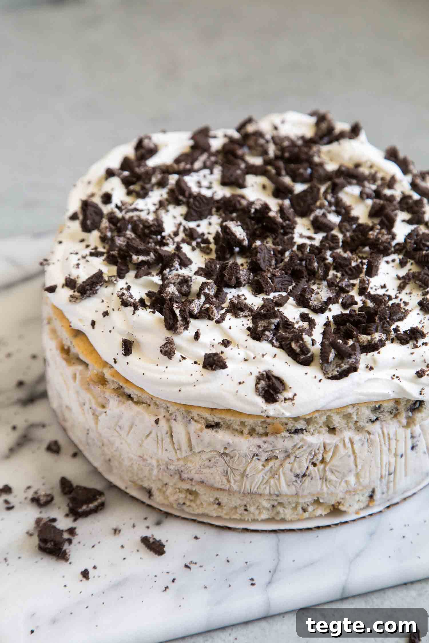 Cookies and Cream Ice Cream Cake Recipe for Rich, No-Bake Dessert 7 Cookies and Cream Ice Cream Cake