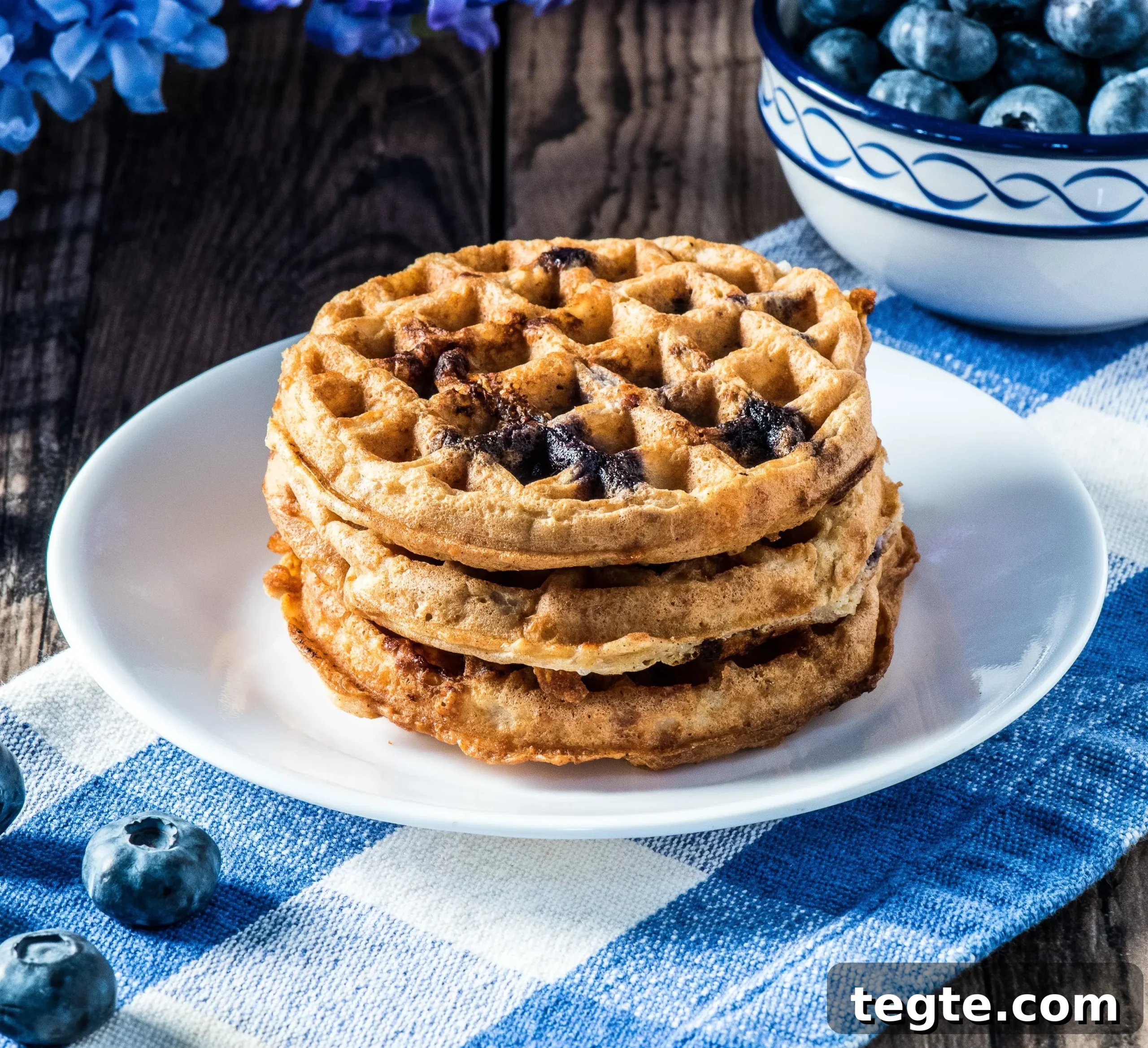 Blueberry Chaffle Dessert Recipe: Low-Carb Sweet Treat 3 img 17160 2 scaled