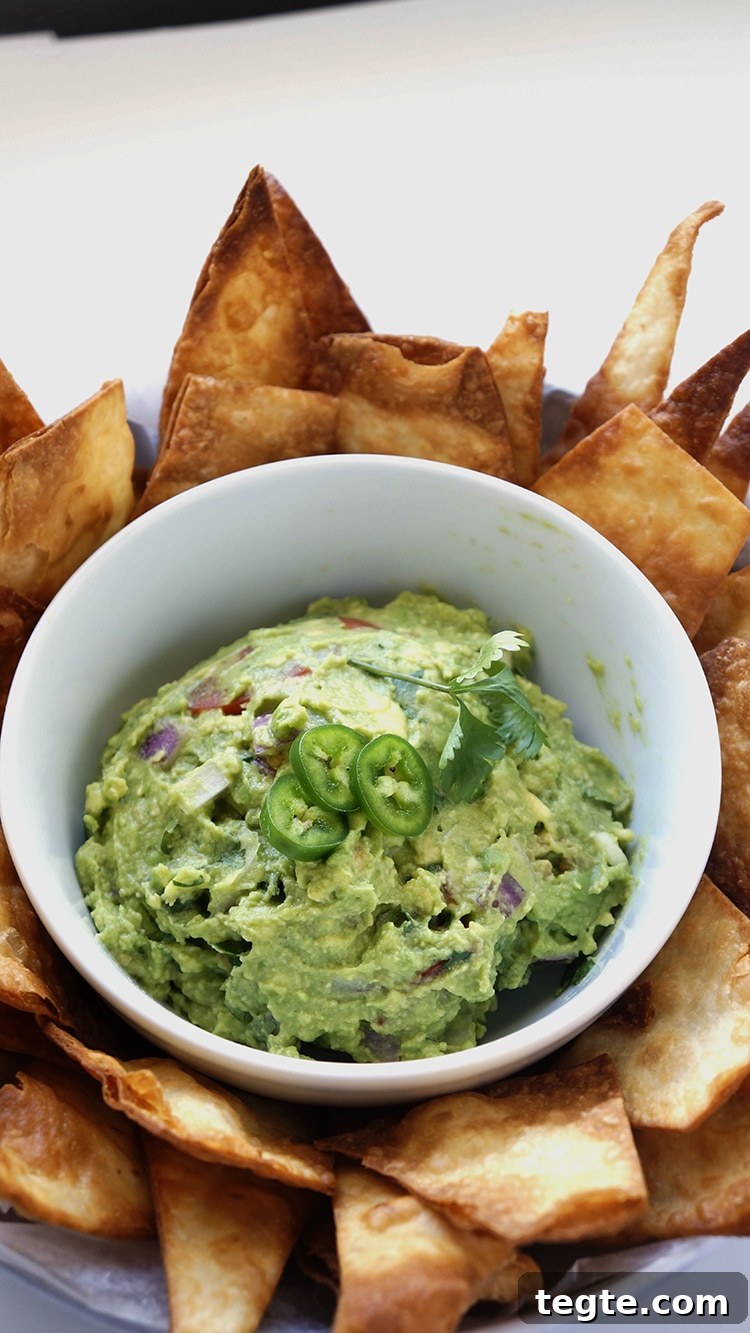 15-Minute Guacamole Recipe: Fresh, Creamy, Ready Fast 2 Fresh chunky guacamole with cilantro and diced tomatoes