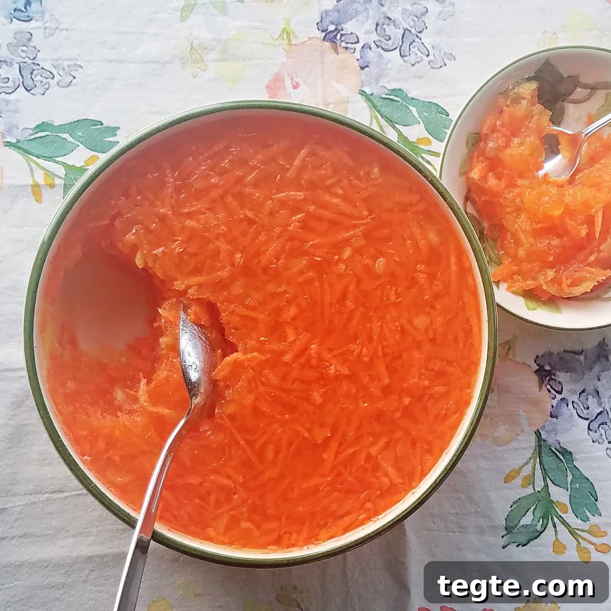 31 Classic Vintage Jell-O Dessert Recipes to Try Now 8 carrot pineapple salad