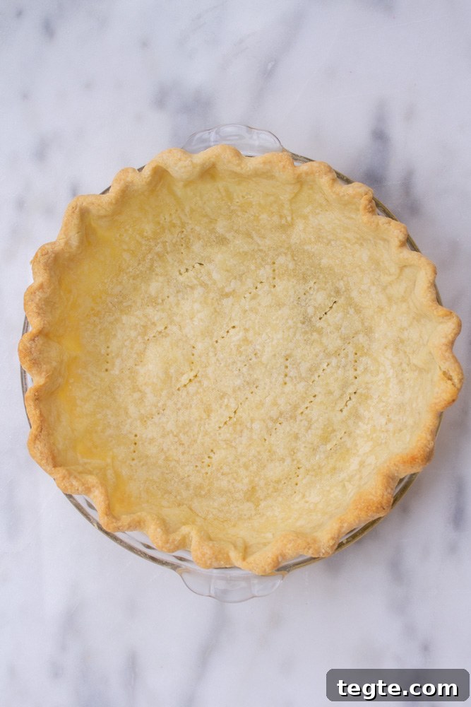 Cardamom Crumble Triple-Berry Pie Recipe 5 par baked crust