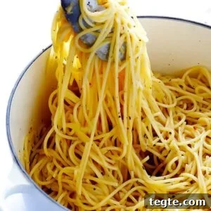 Spaghetti for Garlic Lovers: Flavor-Packed Aglio e Olio Recipe 6 img 37582 5
