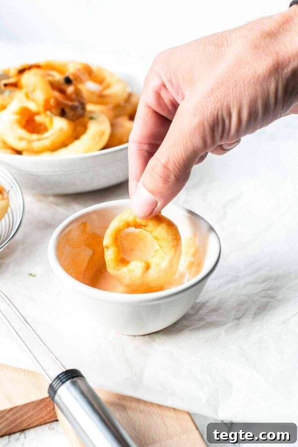 Creamy Spicy Mayo Recipe: Quick Homemade Sriracha Aioli 4 Homemade spicy sriracha mayonnaise. It is super easy to make and a great dip sauce.