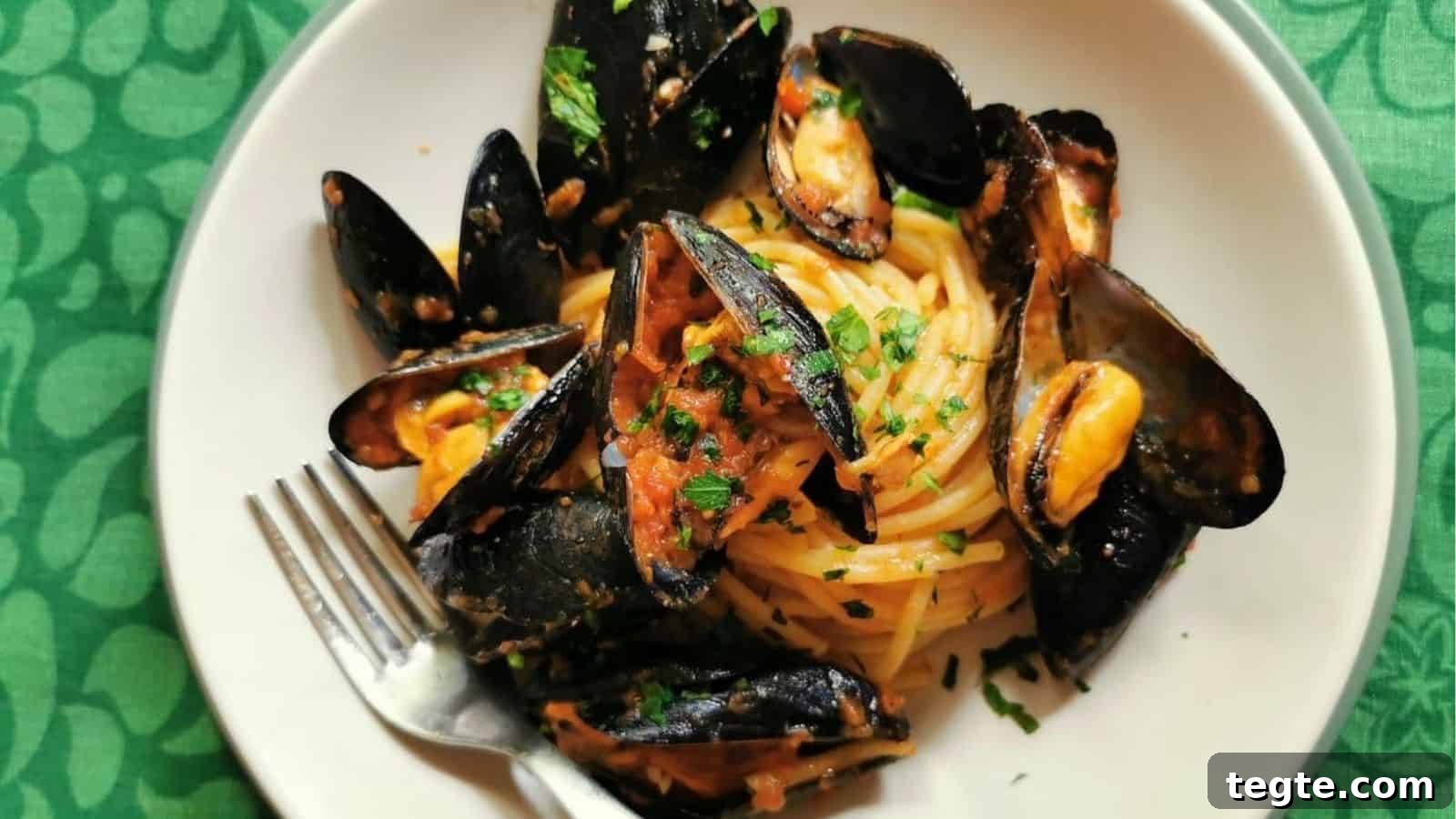23 Quick Seafood Dinners for Any Night of the Week 11 Spaghetti with mussels