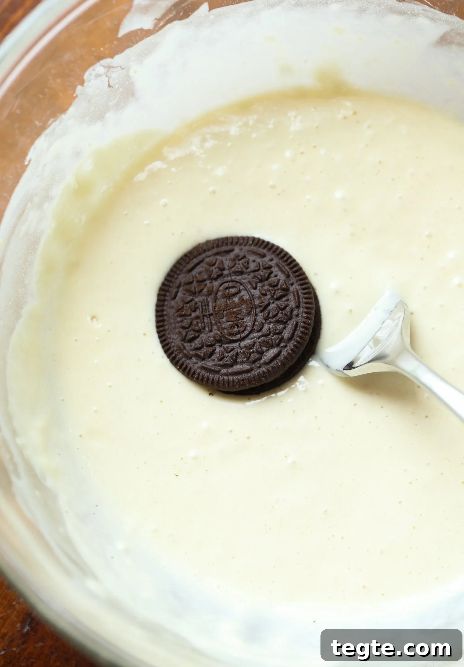 coating an oreo cookie in batter