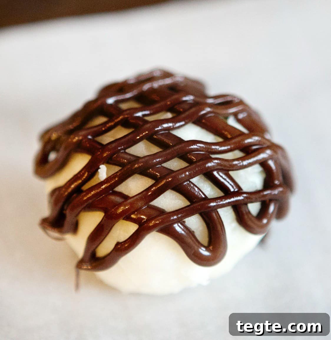 Keto Candy Bar Fat Bomb Recipe — Low-Carb Dessert Bites 2 keto Candy Bar Fat Bombs