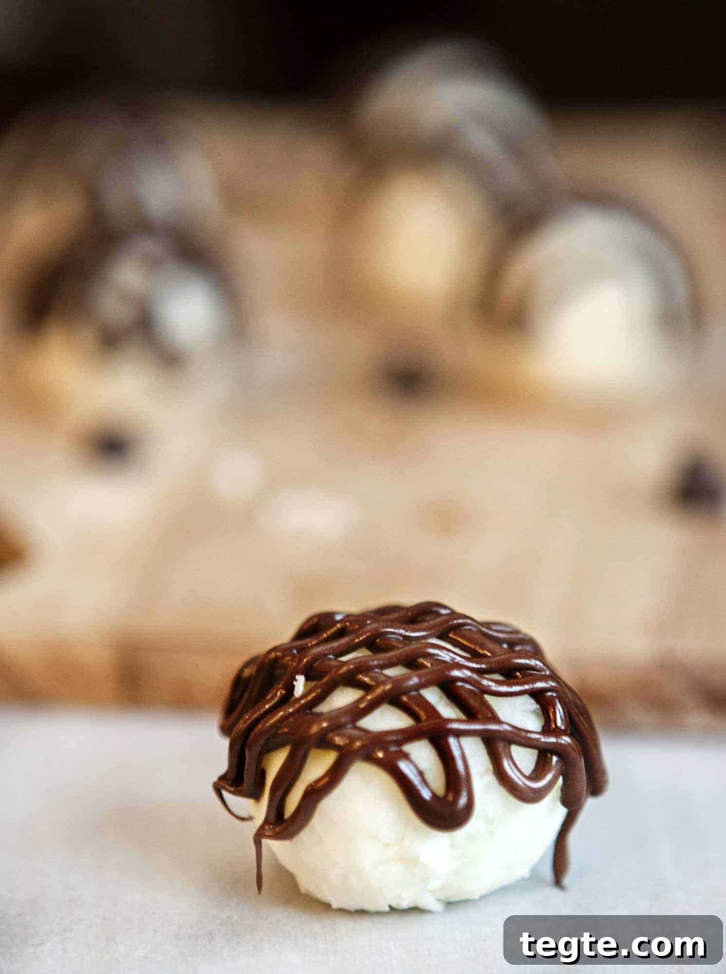 Keto Candy Bar Fat Bomb Recipe — Low-Carb Dessert Bites 4 almond joy fat bomb