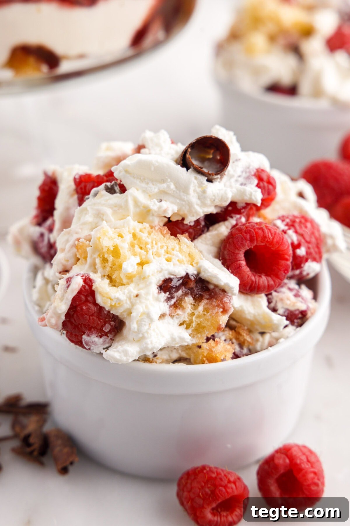 Decadent Raspberry Trifle Recipe with Fresh Cream and Cake 3 img 87885 2