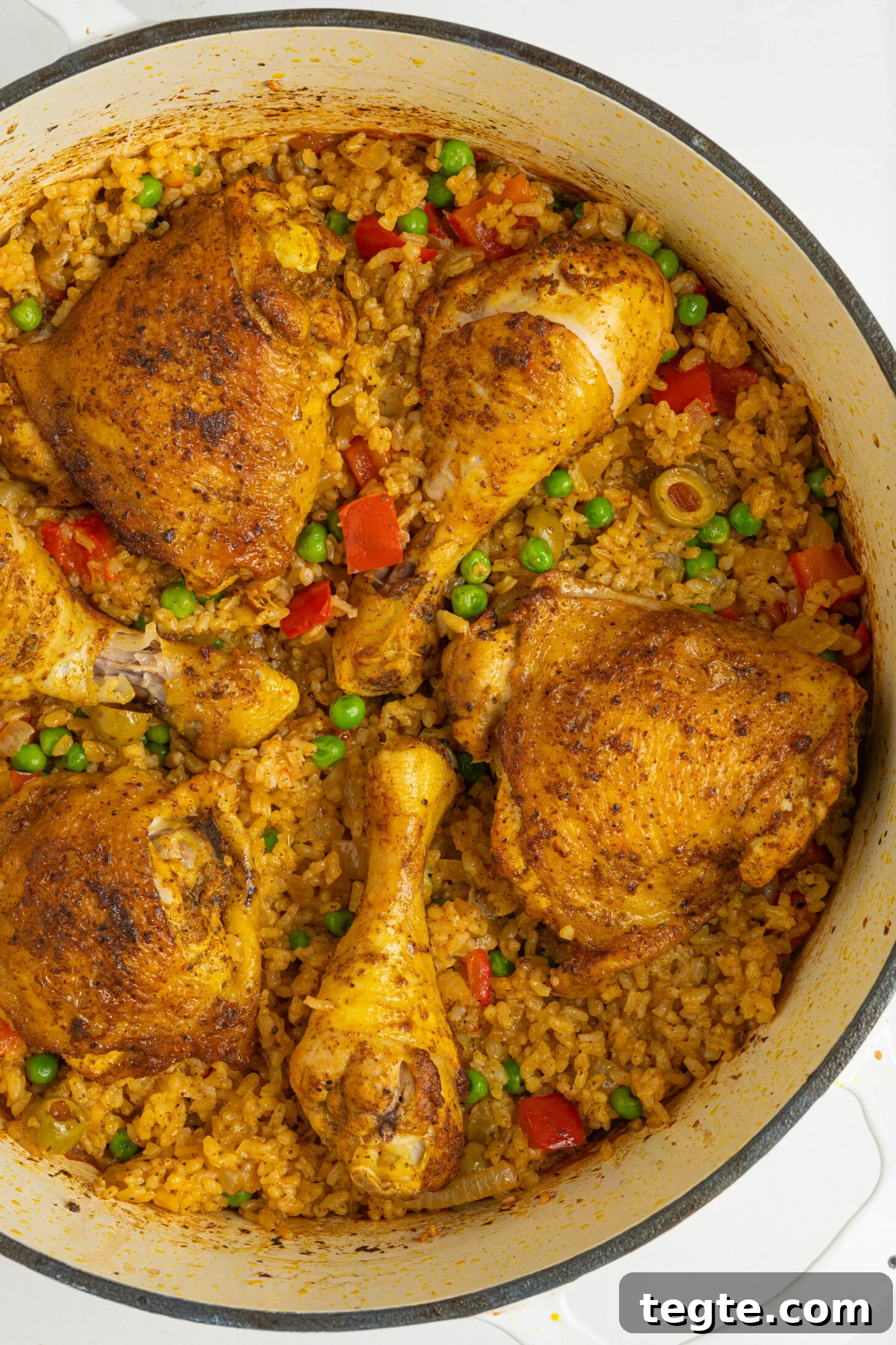 Authentic Puerto Rican Arroz con Pollo Recipe: Traditional Flavor Guide 3 A pot of arroz con pollo.